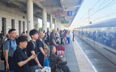 江西：运力服务双提升 新余北站全力护航暑运出行